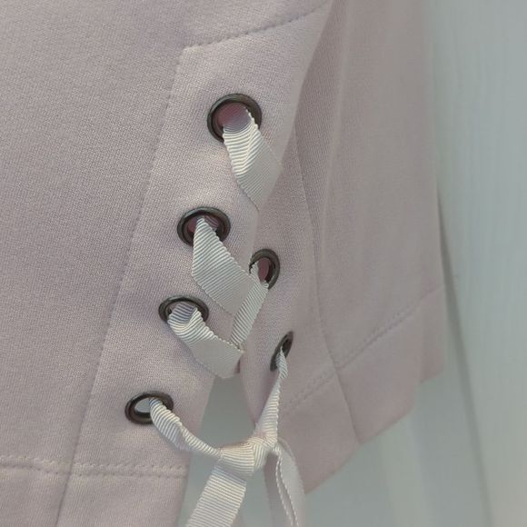 Vera Wang Top with side lacing . NWOT - Picture 3 of 4